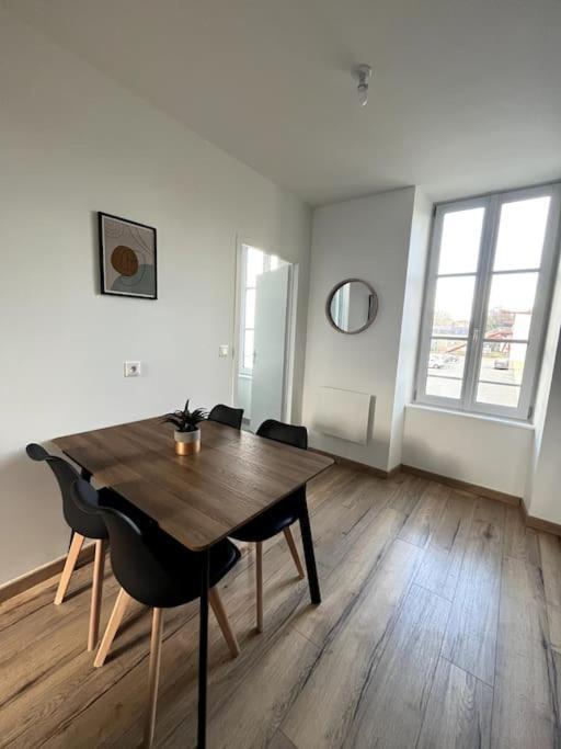Le Duplex Tout Confort Bressuire Esterno foto
